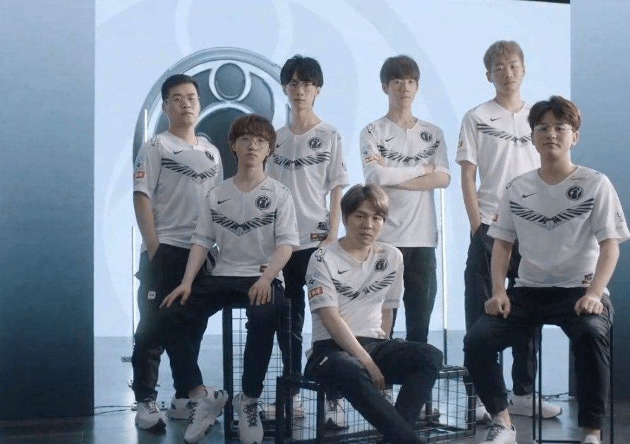 与此同时 与此同时